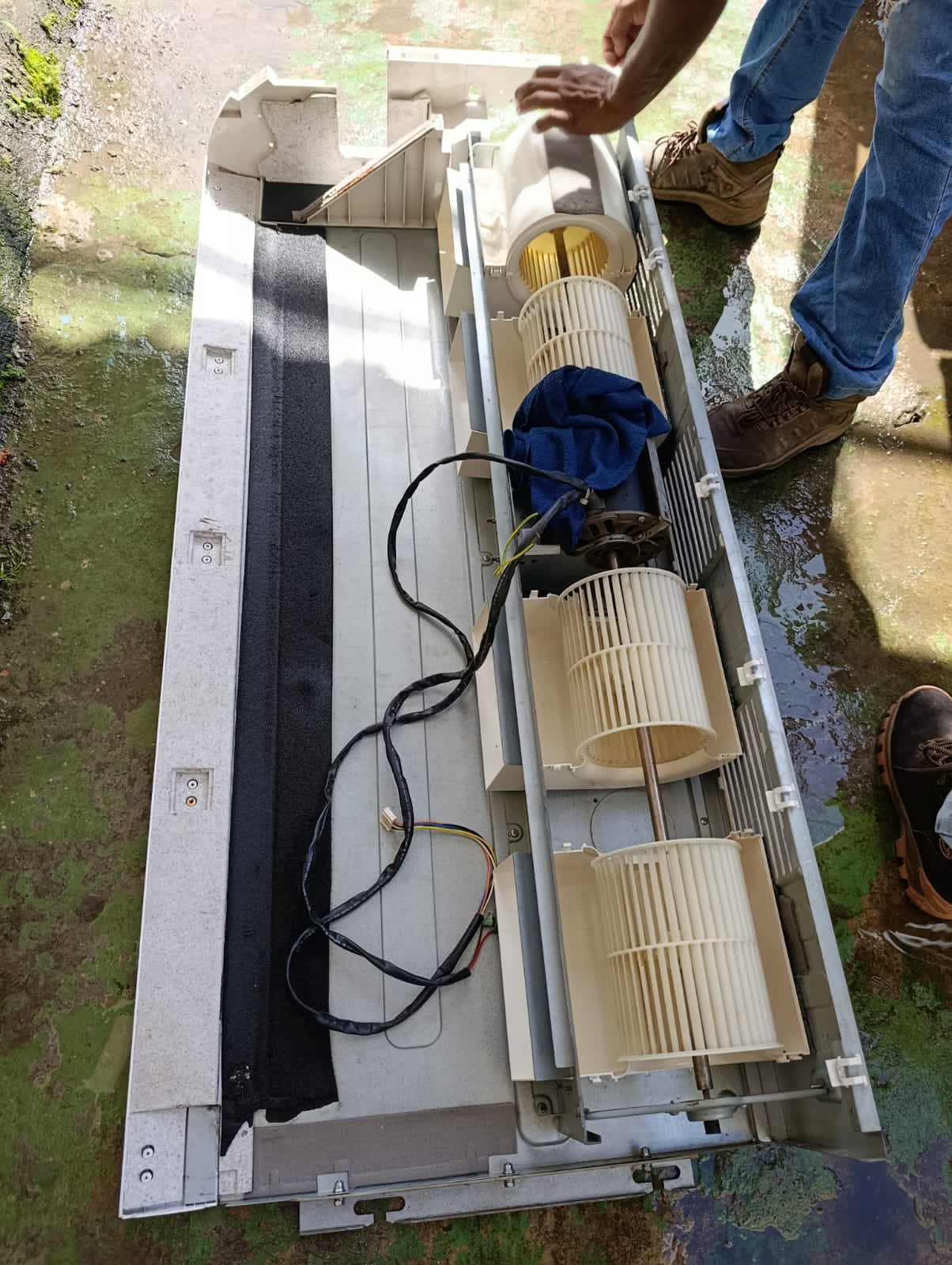 Ar condicionado instalado externamente