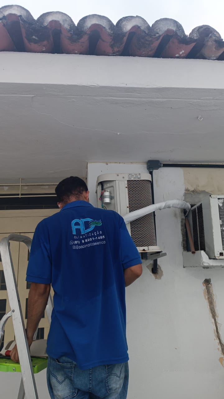 Membro da equipe trabalhando - foto 2